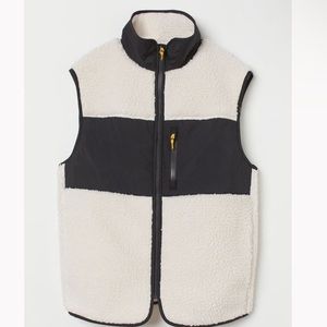 ✨ NWOT ✨ H&M Lined Shearling Colorblock Vest